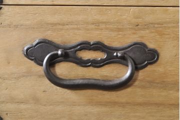 和製アンティーク　厚手で立派な打ち出し金具!!　総桐の六丁引き庄内箪笥(桐箪笥、桐たんす、整理タンス、衣装たんす、古箪笥、時代箪笥、引き出し)(R-074228)