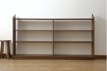 和製アンティーク　シンプルなデザインがお部屋に取り入れやすい横長本棚(ブックシェルフ、オープンシェルフ、オープンラック、飾り棚、陳列棚、店舗什器)(R-074239)