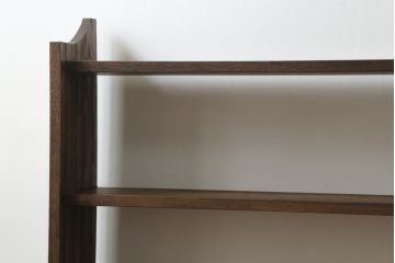 和製アンティーク　シンプルなデザインがお部屋に取り入れやすい横長本棚(ブックシェルフ、オープンシェルフ、オープンラック、飾り棚、陳列棚、店舗什器)(R-074239)