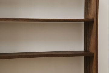 和製アンティーク　シンプルなデザインがお部屋に取り入れやすい横長本棚(ブックシェルフ、オープンシェルフ、オープンラック、飾り棚、陳列棚、店舗什器)(R-074239)