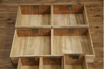 和製アンティーク　上手物!!　三方欅(ケヤキ)材　内部桐材　上品な銅金具の小箪笥(収納箪笥、整理箪笥、引き出し)(R-074240)