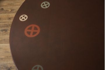 和製ビンテージ　特大　高級品!!　丸に十文字家紋の丸型漆塗り座卓(ちゃぶ台、ローテーブル、センターテーブル、リビングテーブル、ラウンドテーブル、丸テーブル、ヴィンテージ)(定価約90万円)(R-074241)