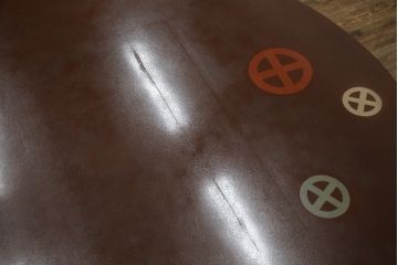 和製ビンテージ　特大　高級品!!　丸に十文字家紋の丸型漆塗り座卓(ちゃぶ台、ローテーブル、センターテーブル、リビングテーブル、ラウンドテーブル、丸テーブル、ヴィンテージ)(定価約90万円)(R-074241)