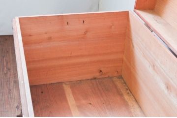 和製アンティーク　使い込まれた風合いが味わい深い引き出し付き長持(収納箱、トランク、時代箪笥、店舗什器)(R-074242)