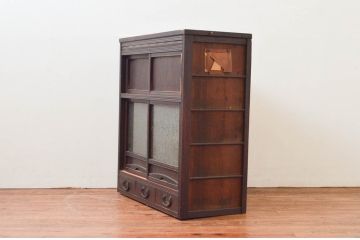 和製アンティーク　結霜ガラス　細部のデザインにこだわりが光る戸棚(水屋箪笥、食器棚、サイドキャビネット、収納棚、戸棚)(R-074254)