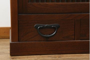 中古　美品　品の良い佇まいで和の空間を引き立てる水屋箪笥サイドボード(食器棚、戸棚、収納棚、キャビネット、ローボード)(R-074262)