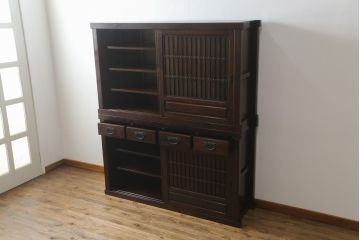 中古　美品!!　広島県　博永家具　松尾博昭作　重厚感ある佇まいが魅力的な五尺水屋箪笥(食器棚、戸棚、収納棚、キャビネット)(R-074263)
