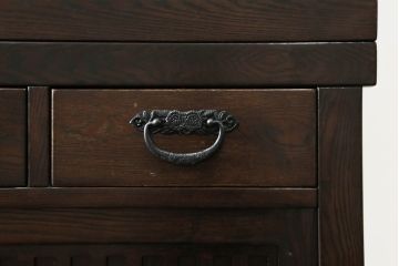 中古　美品　広島県　博永家具　松尾博昭作　重厚感ある佇まいが魅力的な五尺水屋箪笥サイドボード(食器棚、戸棚、収納棚、キャビネット)(R-074265)