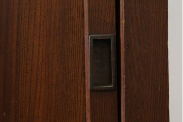 和製アンティーク　上手物!!　幅六尺　前面欅(ケヤキ)材　落ち着きのある佇まいが魅力!銅金具の重厚な二段重ね関東水屋箪笥(キャビネット、食器棚、収納棚、戸棚、重ねタンス)(R-074266)