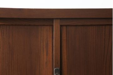 和製アンティーク　上手物!!　幅六尺　前面欅(ケヤキ)材　銅金具　落ち着きのある佇まいが魅力的な関東水屋箪笥サイドボード(サイドキャビネット、食器棚、収納棚、戸棚)(R-074267)