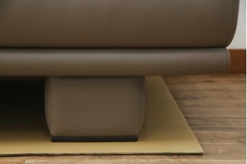 中古　カリモク家具(karimoku)　domani(ドマーニ)　Excel-Life(エクセルライフ)　ZSA3シリーズ　本革(レザー)　スタイリッシュな空間演出におすすめなソファとスツールのセット(3人掛け、3P、アームソファ、オットマン)(定価約107万円)(R-074269)