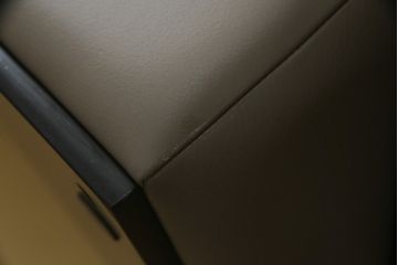 中古　カリモク家具(karimoku)　domani(ドマーニ)　Excel-Life(エクセルライフ)　ZSA3シリーズ　本革(レザー)　スタイリッシュな空間演出におすすめなソファとスツールのセット(3人掛け、3P、アームソファ、オットマン)(定価約107万円)(R-074269)