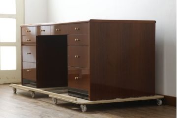 中古　美品!!　高級品　カリモク家具(karimoku)　domani(ドマーニ)　Forza(フォルザ)シリーズ　シンプルなデザインとたっぷりな収納力が魅力の両袖机(ニーホールデスク、プレジデントデスク、ワークデスク、在宅用、在宅ワーク用)(定価約92万円)(R-074270)
