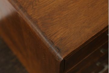 和製アンティーク　ナラ材　素朴な佇まいが魅力的な四段小引き出し(卓上収納、小物収納)(R-074272)