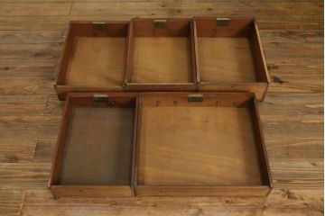 イギリスアンティーク　希少な小振りサイズ!!　マホガニー材　ノスタルジックな雰囲気漂うレザートップデスク(片袖机、ワークデスク、在宅ワーク、在宅用、英国)(R-074274)