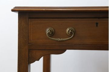 イギリスアンティーク　希少な小振りサイズ!!　マホガニー材　ノスタルジックな雰囲気漂うレザートップデスク(片袖机、ワークデスク、在宅ワーク、在宅用、英国)(R-074274)