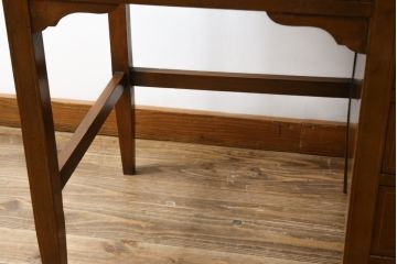 イギリスアンティーク　希少な小振りサイズ!!　マホガニー材　ノスタルジックな雰囲気漂うレザートップデスク(片袖机、ワークデスク、在宅ワーク、在宅用、英国)(R-074274)