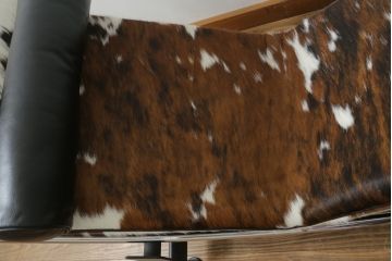 中古　美品!!　イタリア　Cassina(カッシーナ)　Le Corbusier(ル・コルビュジエ)　LC4　スタイリッシュで洗練された大人の空間を演出するシェーズロング(寝椅子、カウチ)(定価約92万円)(R-074275)