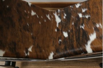 中古　美品!!　イタリア　Cassina(カッシーナ)　Le Corbusier(ル・コルビュジエ)　LC4　スタイリッシュで洗練された大人の空間を演出するシェーズロング(寝椅子、カウチ)(定価約92万円)(R-074275)