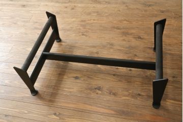 中古　美品!!　イタリア　Cassina(カッシーナ)　Le Corbusier(ル・コルビュジエ)　LC4　スタイリッシュで洗練された大人の空間を演出するシェーズロング(寝椅子、カウチ)(定価約92万円)(R-074275)