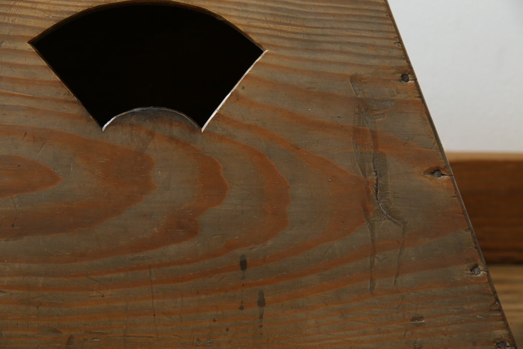 和製アンティーク　松材　古い木が味わい深いシンプルな踏み台　(R-074277)