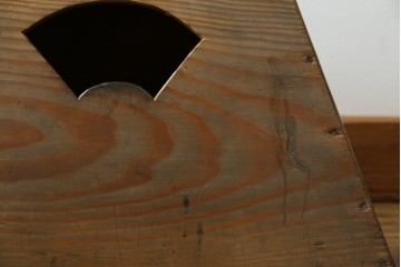 和製アンティーク　松材　古い木が味わい深いシンプルな踏み台　(R-074277)