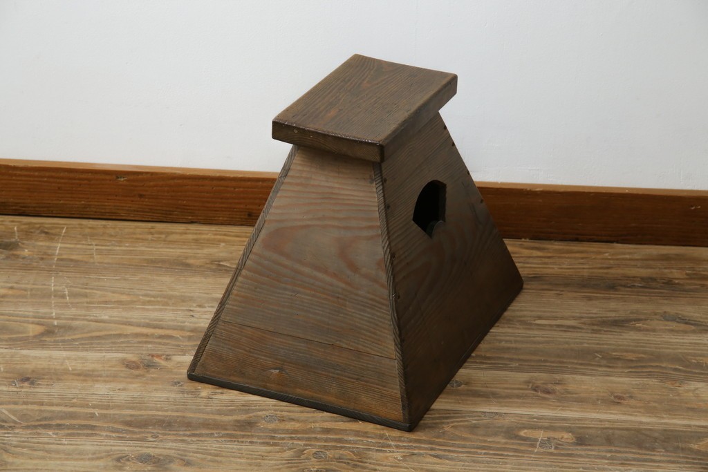 和製アンティーク　松材　古い木が味わい深いシンプルな踏み台　(R-074277)