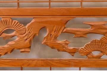 アンティーク建具　松・鷲　彫刻と組子細工の組み合わせが美しい欄間2枚セット(明り取り、明かり取り)(R-074282)
