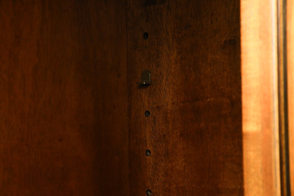 中古　美品　DREXEL HERITAGE(ドレクセルヘリテイジ)　FRANCHESCA(フランチェスカ)　リング取っ手が印象的なキャビネット　(R-074288)