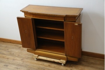 中古　美品　DREXEL HERITAGE(ドレクセルヘリテイジ)　FRANCHESCA(フランチェスカ)　リング取っ手が印象的なキャビネット　(R-074288)