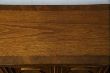 中古　美品　DREXEL HERITAGE(ドレクセルヘリテイジ)　FRANCHESCA(フランチェスカ)　リング取っ手が印象的なキャビネット　(R-074288)