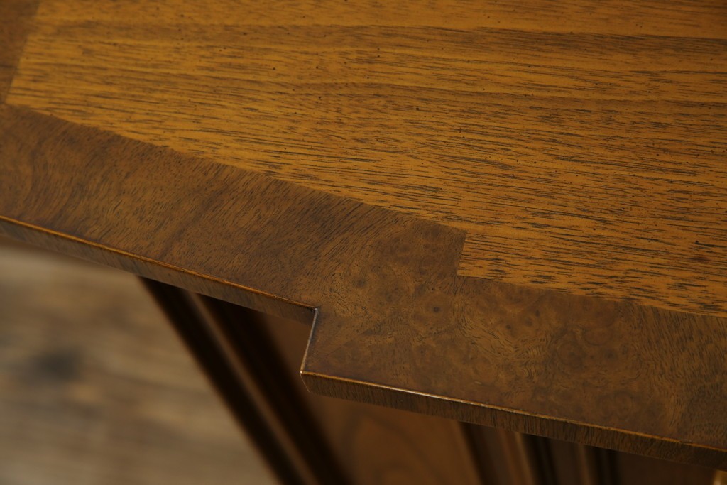 中古　美品　DREXEL HERITAGE(ドレクセルヘリテイジ)　FRANCHESCA(フランチェスカ)　リング取っ手が印象的なキャビネット　(R-074288)