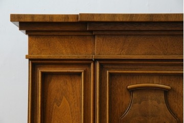 中古　美品　DREXEL HERITAGE(ドレクセルヘリテイジ)　FRANCHESCA(フランチェスカ)　リング取っ手が印象的なキャビネット　(R-074288)