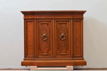 中古　美品!!　DREXEL HERITAGE(ドレクセルヘリテイジ)　FRANCHESCA(フランチェスカ)　クラシカルな佇まいが美しいサイドボード(クレデンザ、クリデンザ、収納棚、戸棚、サイドキャビネット、ホールチェスト)(R-074288)