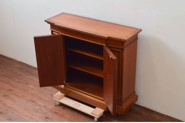 中古　美品!!　DREXEL HERITAGE(ドレクセルヘリテイジ)　FRANCHESCA(フランチェスカ)　クラシカルな佇まいが美しいサイドボード(クレデンザ、クリデンザ、収納棚、戸棚、サイドキャビネット、ホールチェスト)(R-074288)