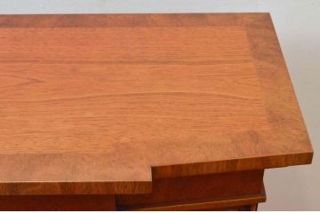 中古　美品!!　DREXEL HERITAGE(ドレクセルヘリテイジ)　FRANCHESCA(フランチェスカ)　クラシカルな佇まいが美しいサイドボード(クレデンザ、クリデンザ、収納棚、戸棚、サイドキャビネット、ホールチェスト)(R-074288)