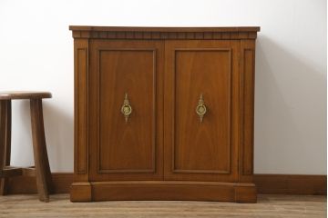 中古　DREXEL HERITAGE(ドレクセルヘリテイジ)　Triune(トライユン)　クラシカルな佇まいが魅力のコンソールテーブル(ホールチェスト、サイドボード、収納棚、戸棚、キャビネット)(定価約34万円)(R-074289)