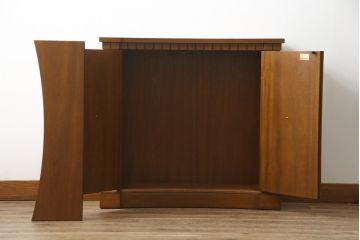中古　DREXEL HERITAGE(ドレクセルヘリテイジ)　Triune(トライユン)　クラシカルな佇まいが魅力のコンソールテーブル(ホールチェスト、サイドボード、収納棚、戸棚、キャビネット)(定価約34万円)(R-074289)