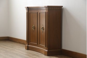 中古　DREXEL HERITAGE(ドレクセルヘリテイジ)　Triune(トライユン)　クラシカルな佇まいが魅力のコンソールテーブル(ホールチェスト、サイドボード、収納棚、戸棚、キャビネット)(定価約34万円)(R-074289)