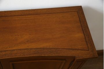 中古　DREXEL HERITAGE(ドレクセルヘリテイジ)　Triune(トライユン)　クラシカルな佇まいが魅力のコンソールテーブル(ホールチェスト、サイドボード、収納棚、戸棚、キャビネット)(定価約34万円)(R-074289)