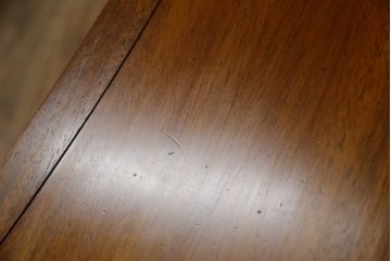 中古　DREXEL HERITAGE(ドレクセルヘリテイジ)　Triune(トライユン)　クラシカルな佇まいが魅力のコンソールテーブル(ホールチェスト、サイドボード、収納棚、戸棚、キャビネット)(定価約34万円)(R-074289)