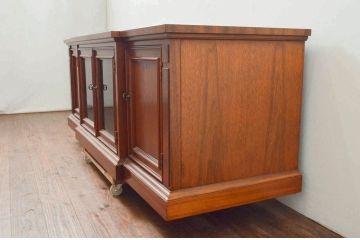 中古　美品!!　DREXEL HERITAGE(ドレクセルヘリテイジ)　FRANCESCA(フランチェスカ)シリーズ　上品な佇まいのテレビボード(テレビ台、ローボード、リビングボード、収納棚、戸棚)(定価約98万円)(R-074290)