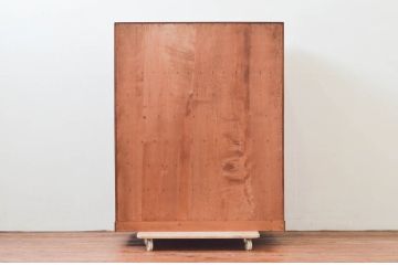 和製ビンテージ　美品　高級工芸家具　前面欅(ケヤキ)材　天板・側面タモ材　引き出し11杯　赤みがかった色味と杢目が魅力的な収納箪笥(衣装箪笥、整理タンス、チェスト、ドロワー、ヴィンテージ)(R-074291)