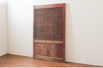 アンティーク建具　総欅(ケヤキ)材　長い時を経て刻まれた味わいが魅力の格子蔵戸1枚(玄関戸、引き戸)(R-074293)