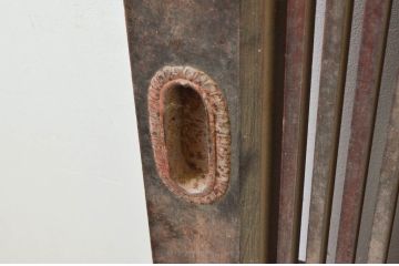 アンティーク建具　総欅(ケヤキ)材　長い時を経て刻まれた味わいが魅力の格子蔵戸1枚(玄関戸、引き戸)(R-074293)