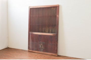 アンティーク建具　檜(ヒノキ)材・欅(ケヤキ)材　長い時を経て刻まれた味わいが魅力の格子蔵戸1枚(玄関戸、引き戸)(R-074294)