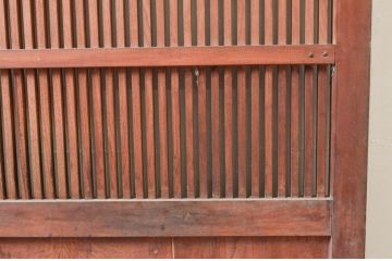 アンティーク建具　檜(ヒノキ)材・欅(ケヤキ)材　長い時を経て刻まれた味わいが魅力の格子蔵戸1枚(玄関戸、引き戸)(R-074294)