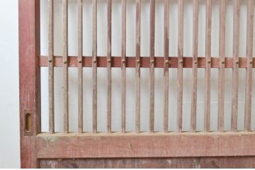 アンティーク建具　古い木味や錆びた金具が時代の流れを感じる格子蔵戸1枚(玄関戸、引き戸)(R-074295)