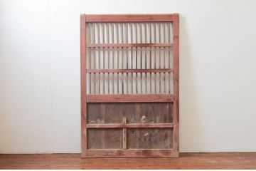 アンティーク建具　古い木味や錆びた金具が時代の流れを感じる格子蔵戸1枚(玄関戸、引き戸)(R-074295)
