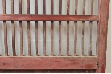 アンティーク建具　古い木味や錆びた金具が時代の流れを感じる格子蔵戸1枚(玄関戸、引き戸)(R-074295)